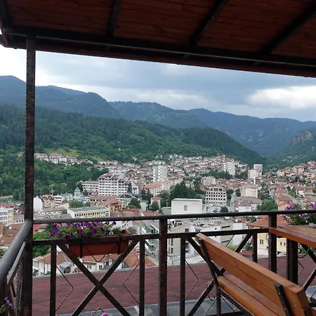 борник хил / Bornik Hill מלון דירות דבין